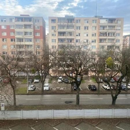 Private Apartment 1Km From Center Bratislava Extérieur photo