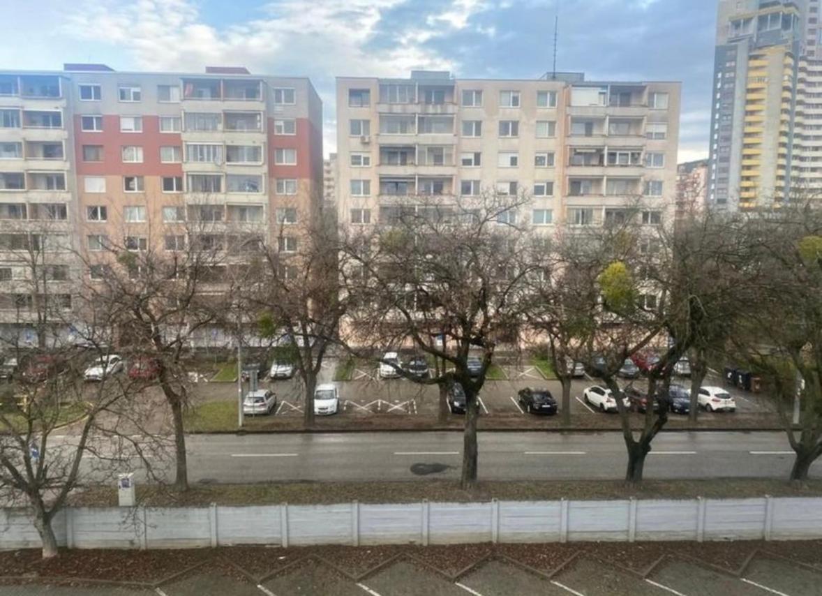 Private Apartment 1Km From Center Bratislava Extérieur photo
