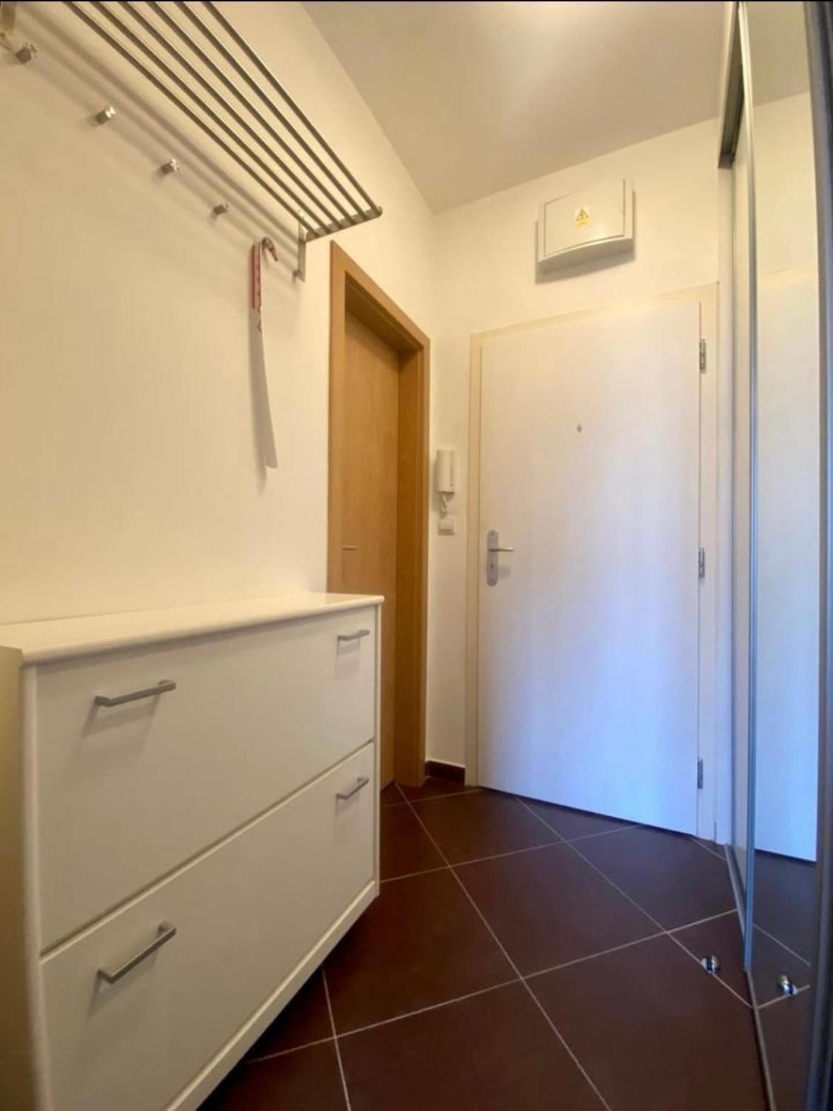 Private Apartment 1Km From Center Bratislava Extérieur photo